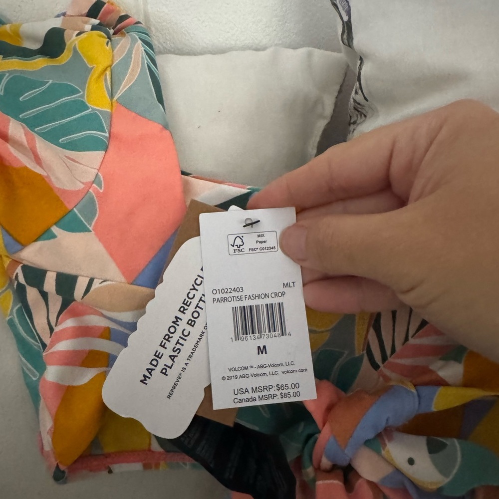NWT Volcom Parrotise Floral Puff Sleeve Swim Crop Top - Picture 7 of 8